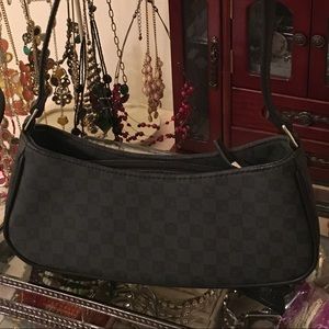 Liz Claiborne small purse OS. EUC